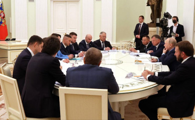 президент Российской Федерации Владимир Путин провел совещание по вопросам развития строительной отрасли - фото - 1